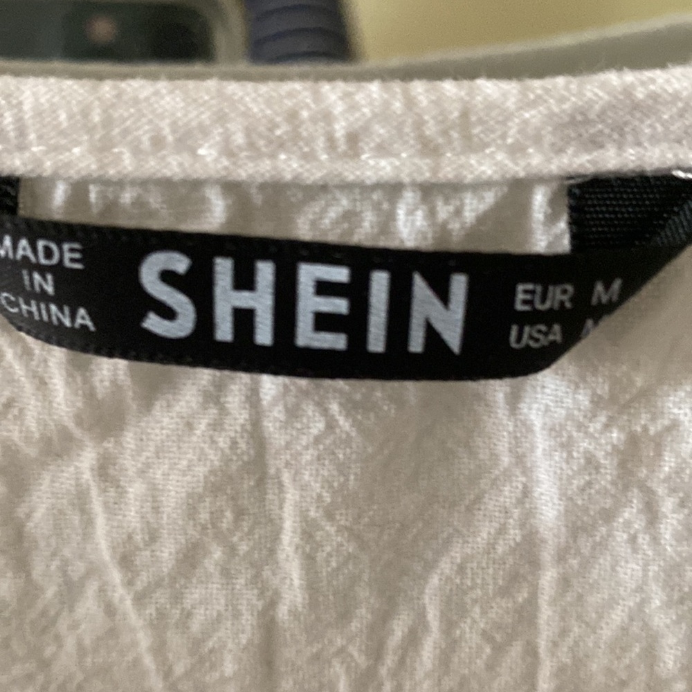 Shein pull over V neck blouse - Picture 2 of 5